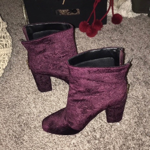 Red Velvet Boots Heeled - Picture 2 of 3